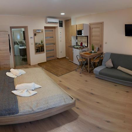 Holiday Apartmanhaz Дьюла Екстер'єр фото