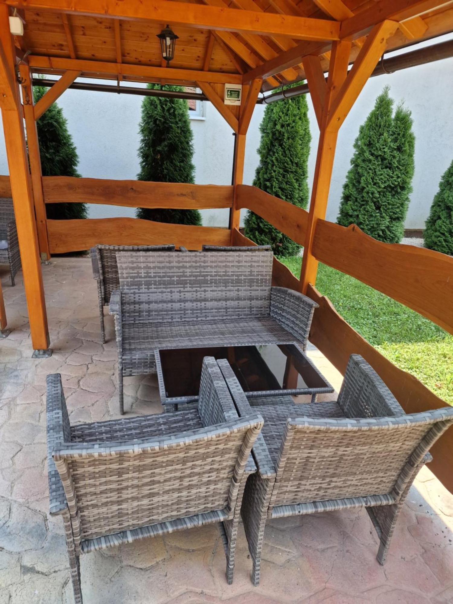 Holiday Apartmanhaz Дьюла Екстер'єр фото