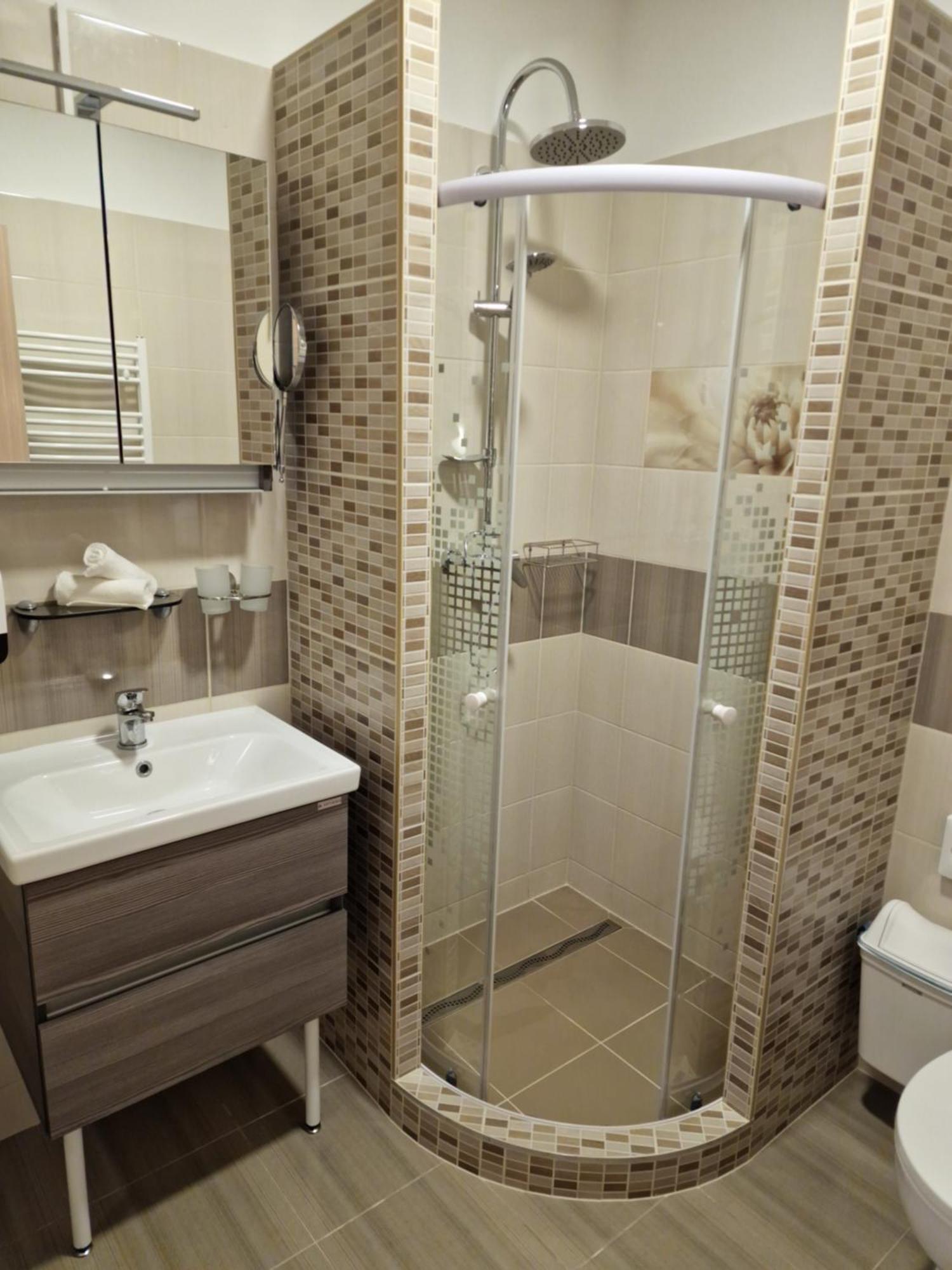 Holiday Apartmanhaz Дьюла Екстер'єр фото