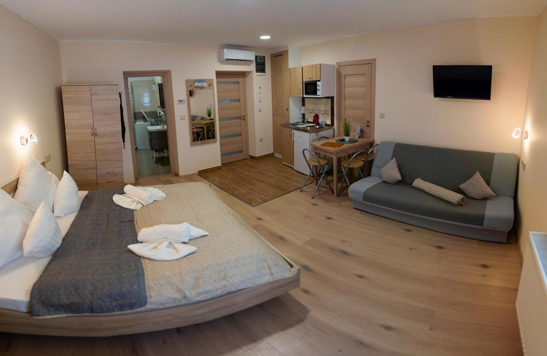 Holiday Apartmanhaz Дьюла Екстер'єр фото