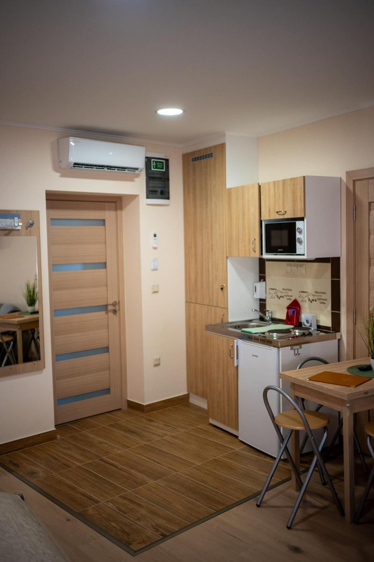 Holiday Apartmanhaz Дьюла Екстер'єр фото
