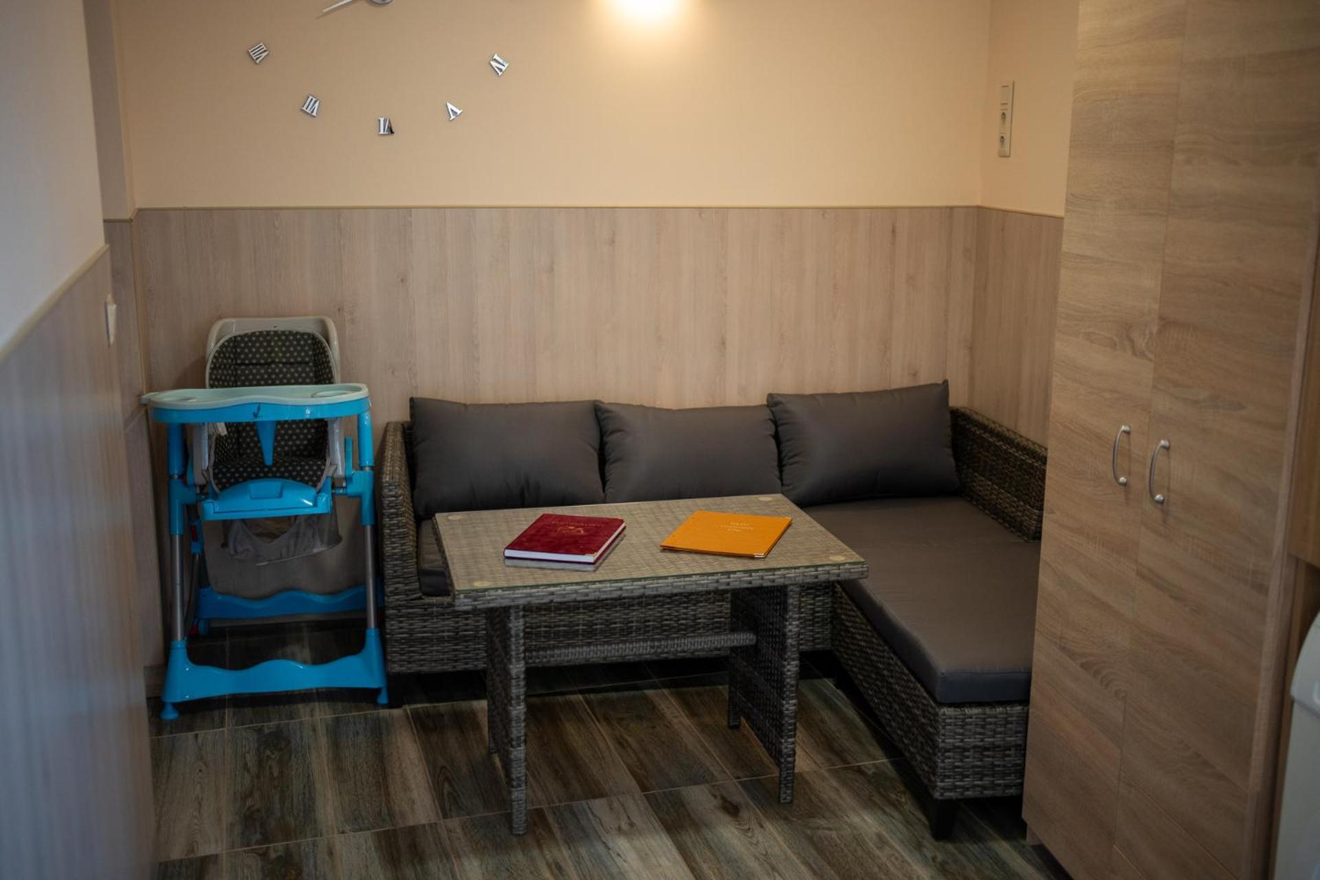 Holiday Apartmanhaz Дьюла Екстер'єр фото