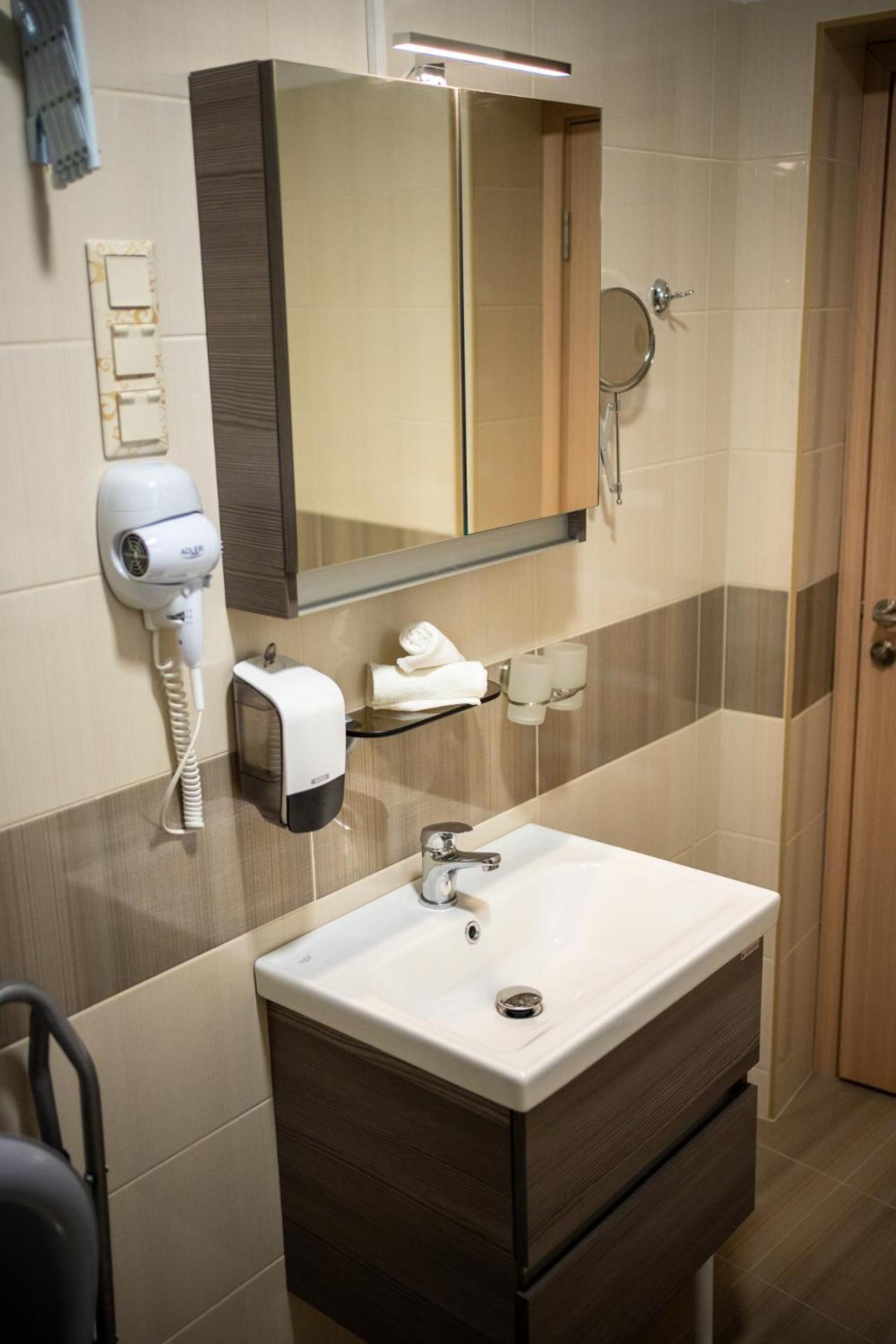 Holiday Apartmanhaz Дьюла Екстер'єр фото