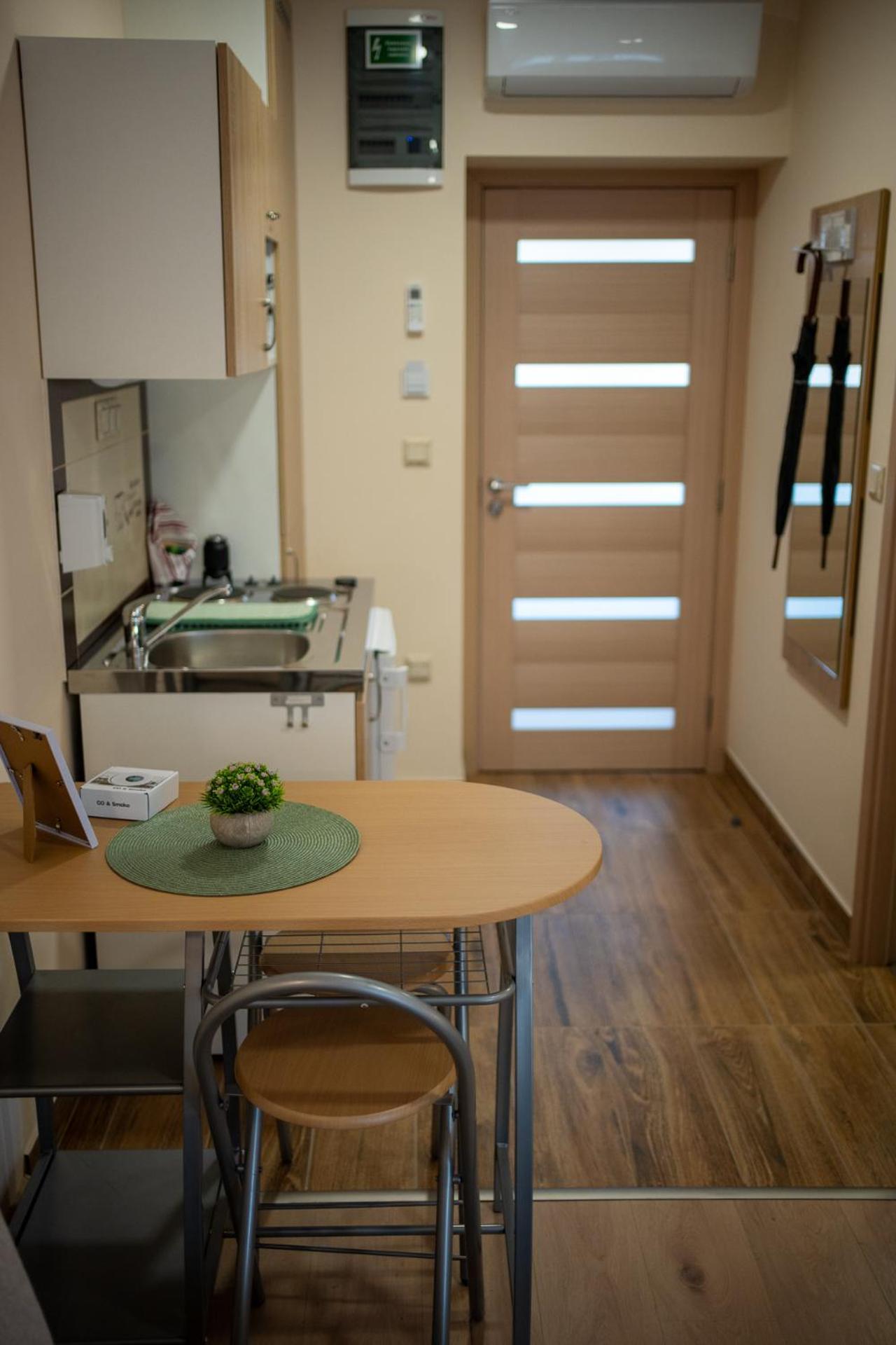 Holiday Apartmanhaz Дьюла Екстер'єр фото