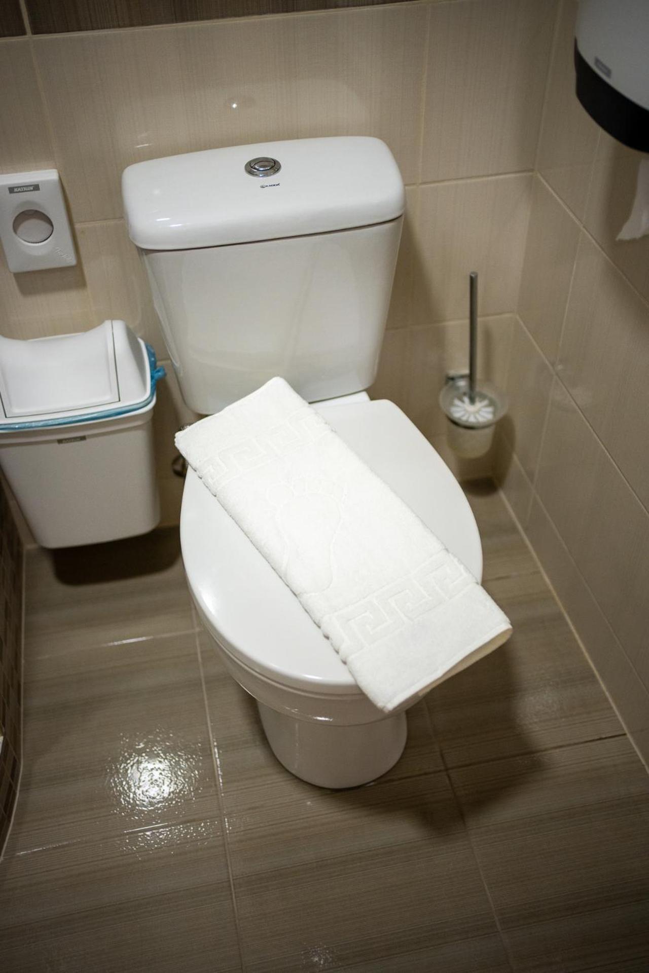 Holiday Apartmanhaz Дьюла Екстер'єр фото